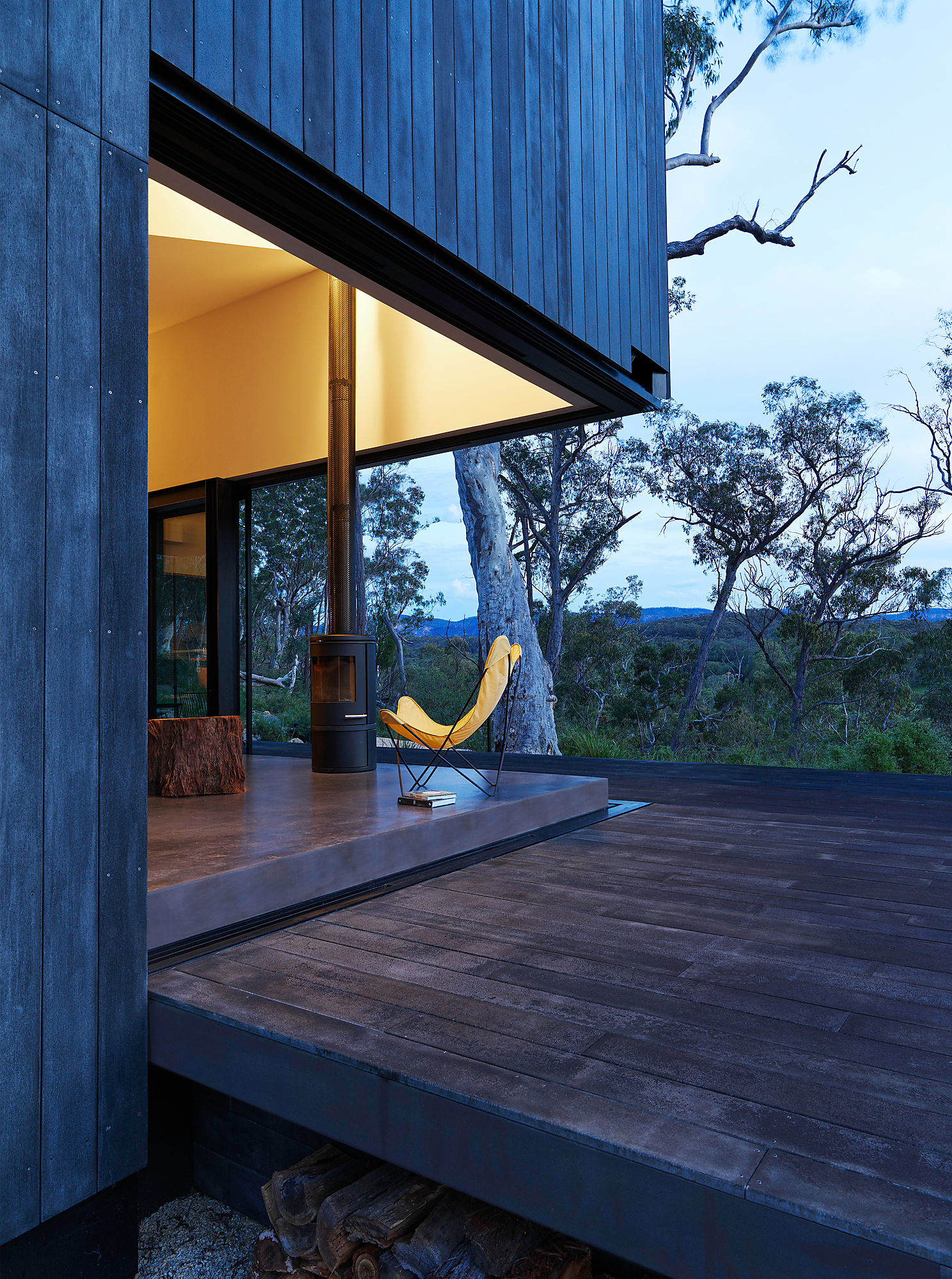 Interior photograph of Off Grid FZ House by Nick Bowers